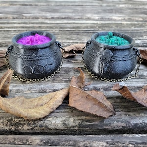 Witch&#39;s Cauldron Sensory Fidget Toy - Spooky Scary Halloween Desk Toy - Cute Autumn Gift for Kids - Witchy Fall Holiday Magnetic Keychain