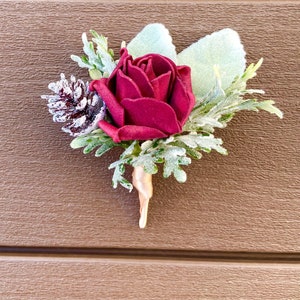 Winter Wedding flower Groomsmen boutonniere Woodland Whimsical boutonniere white rose and frosted pinecone boutonniere for christmas wedding