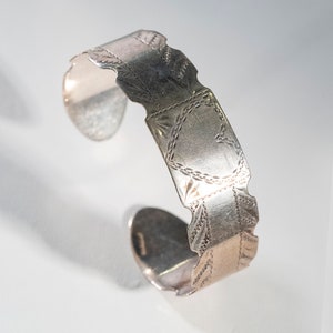 Antique Open Wide Cuff Bracelet Sweetheart Etched Heart Love Solid Sterling Silver Boho Vintage Estate Birthday Gift For Her 925