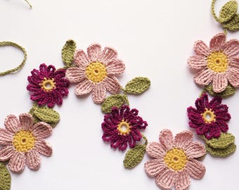 Crochet Daisy Flower Garland – Handmade Spring Wall Hanging
