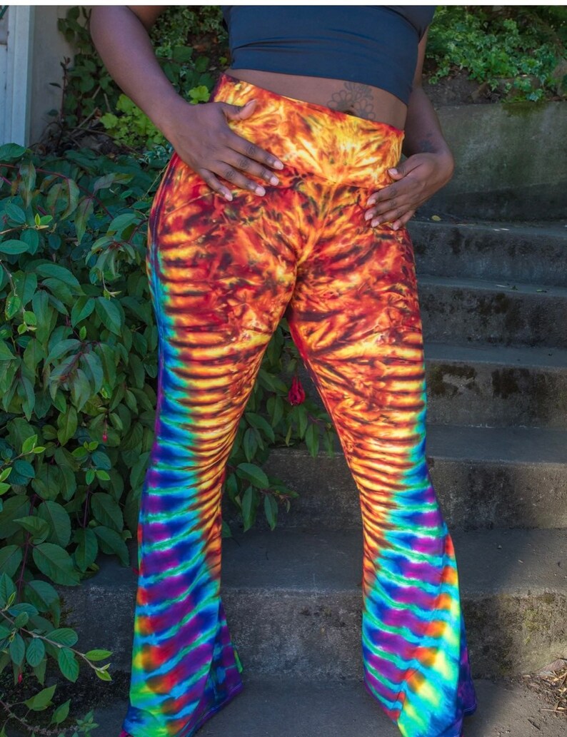 tie dye flare yoga pants