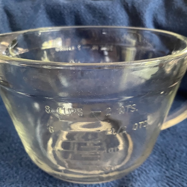 Vintage Anchor Hocking  8 Cup/2 Quart/2 Liter Clear Glass Mixing/Measuring Bowl