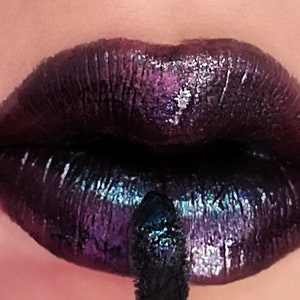 Galaxy Gloss | multichrome black lipgloss | pigmented lipgloss | hydrating lipgloss| metallic lipgloss