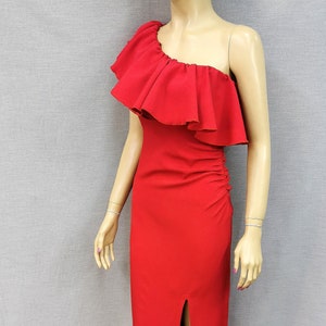Elegant One-Shoulder Red Bridesmaid Dress: Long Evening Gown for Formal Events