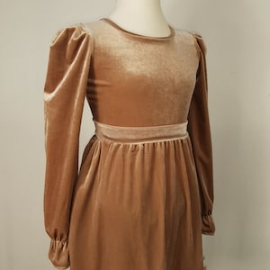 Elegant Beige Velvet Holiday Dress for Girls - Victorian Inspired Long Sleeve Christmas Attire