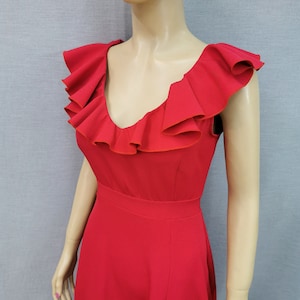 Elegant Red Maxi Bridesmaid Dress with Open Back, Ruffles & Flared Skirt for Weddings, Proms and Balls