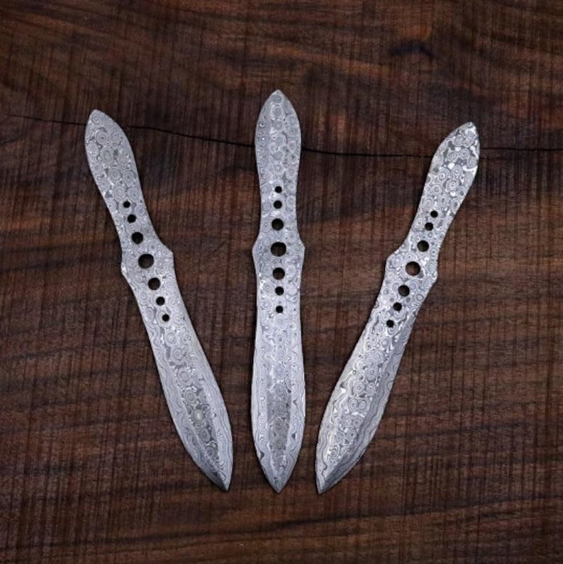 Handmade Balanced Throwing Knife Throwing Knife for League or Forest