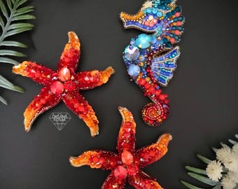 Seepferdchen Kristall Brosche, Perlen, Stickerei Brosche Dekoration Pin, Seepferdchen Perlen, Geschenk für Frauen und Mädchen. Meeresbrosche. Gestickte Brosche