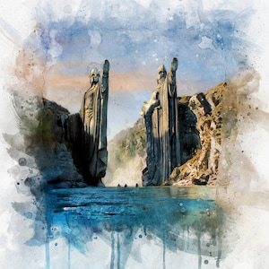 K&ouml;nnte beinhalten: Ein Aquarellbild von zwei gro&szlig;en, steinernen Statuen von Figuren mit erhobenen Armen, die auf Klippen stehen und auf ein Gew&auml;sser blicken. Die Statuen sind in einem ged&auml;mpften Grauton gehalten, das Wasser ist leuchtend blau. Der Hintergrund ist ein weicher Aquarell-Farbverlauf in Blau und Rosa.