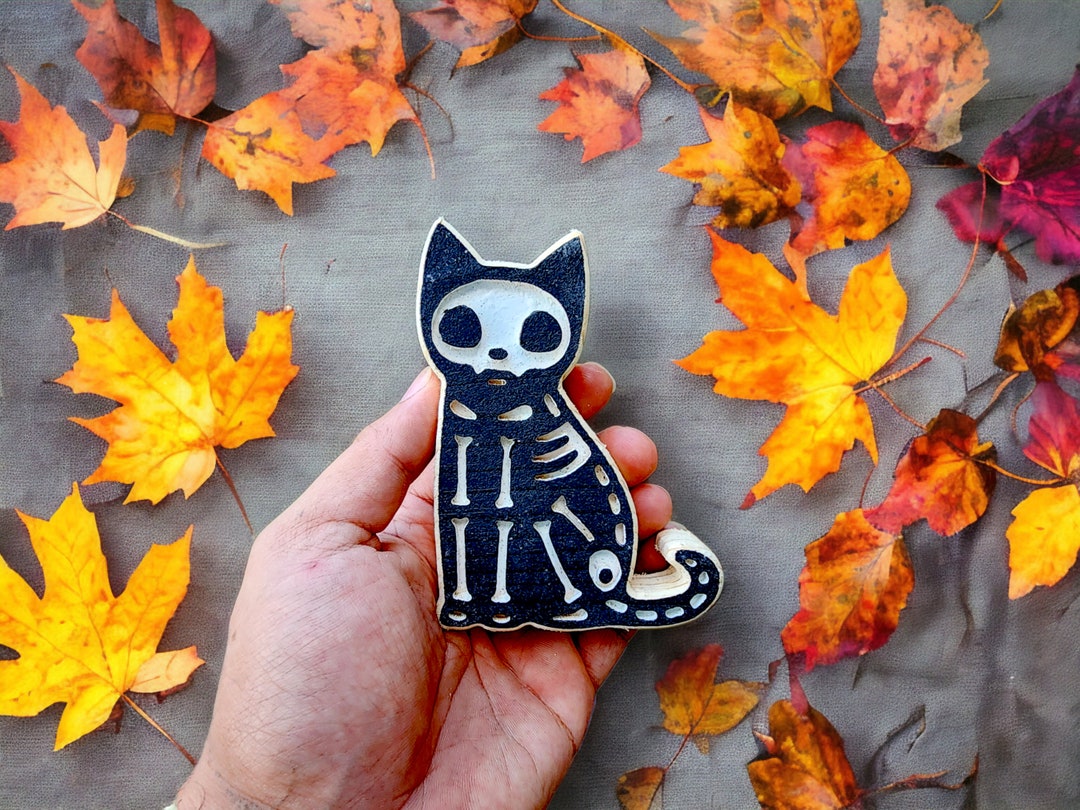 Handcrafted 4.5 Inch Wooden Skeleton Cat Decoration Fall Vibes Scary