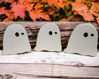 Décoration fantôme en bois de 4,5 pouces fabriquée à la main - Ambiances d’automne - Effrayant - Halloween rustique - Décor d’automne ou d’automne en bois - Ferme - Chic