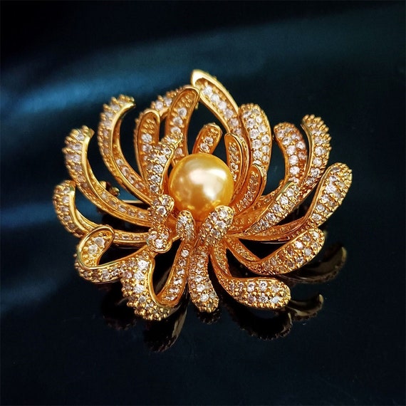 Lotus flower shop brooch