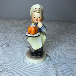 1960s Vintage Goebel Hummel Figurine; Baker # 128- TMK- 4
