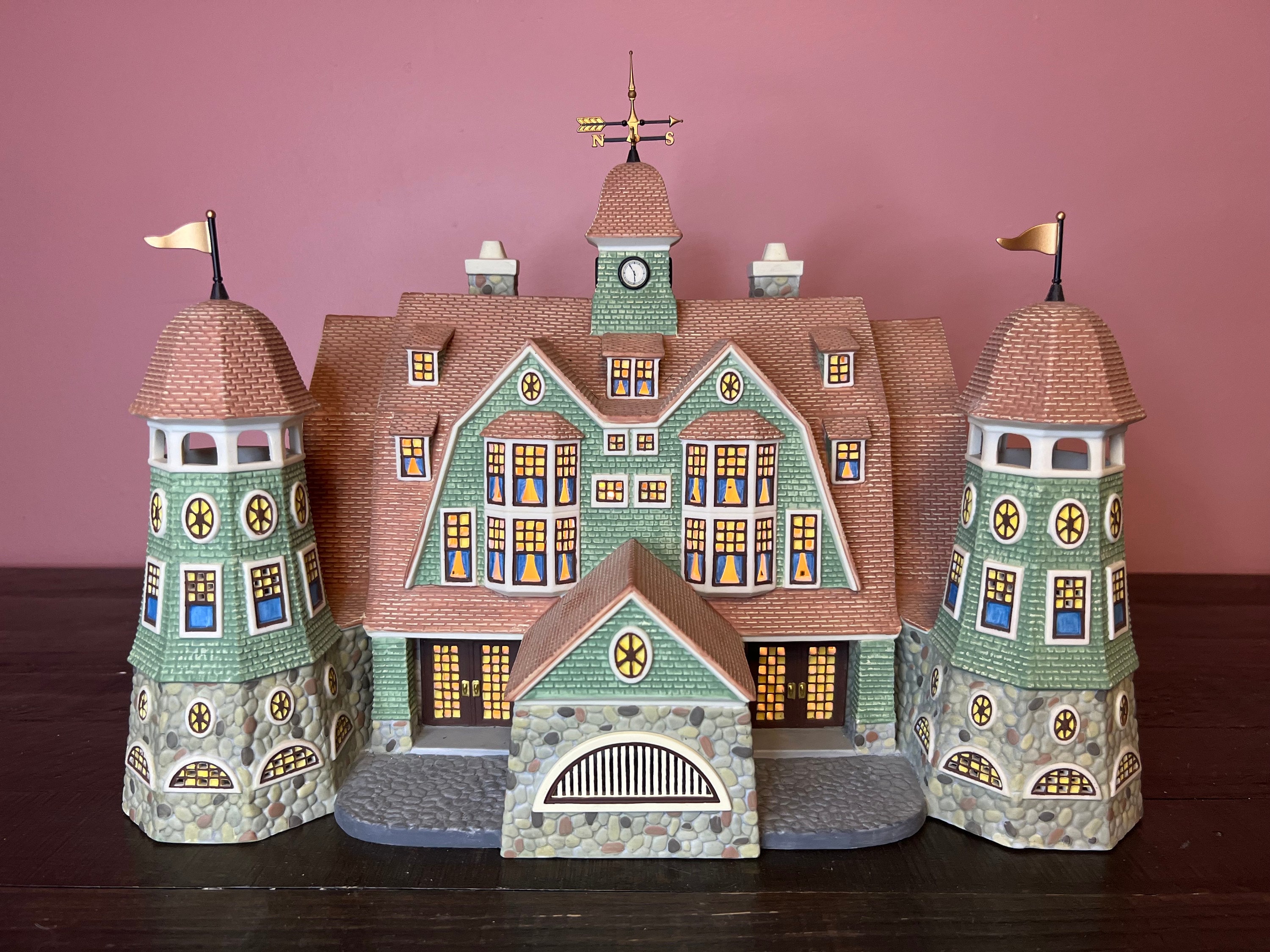 Department56 ライトハウス「プレスコットホテル」 Amazon.com: Dept