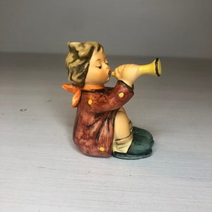 1984 Vintage Goebel Hummel Figurine; Girl with Trumpet # 391- TMK- 6