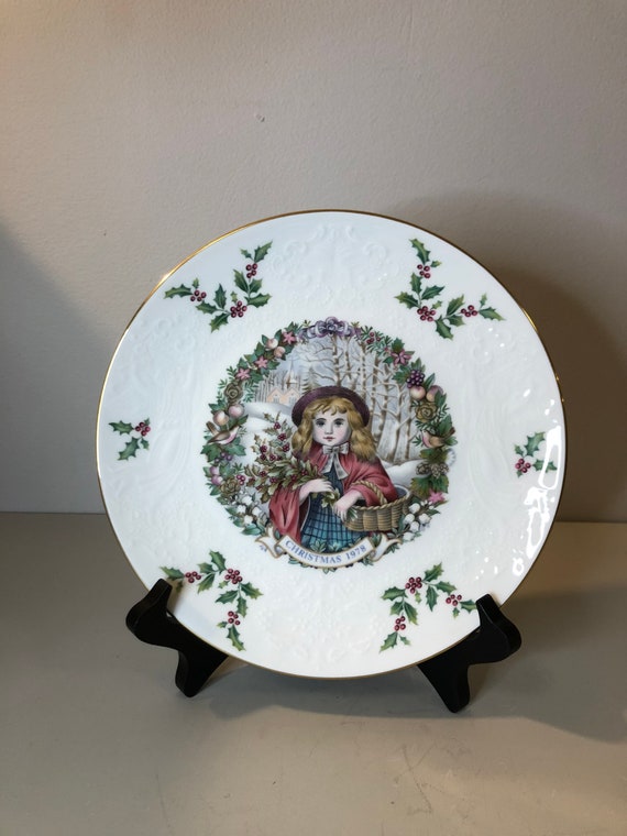Royal doulton christmas plate 1977 cheap