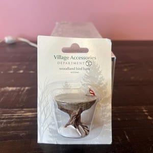 Dept 56- Woodland Bird Bath - General Village Accessories: Department 56 RETIRED - Holiday Christmas Village Scene Decor, Miniature Village