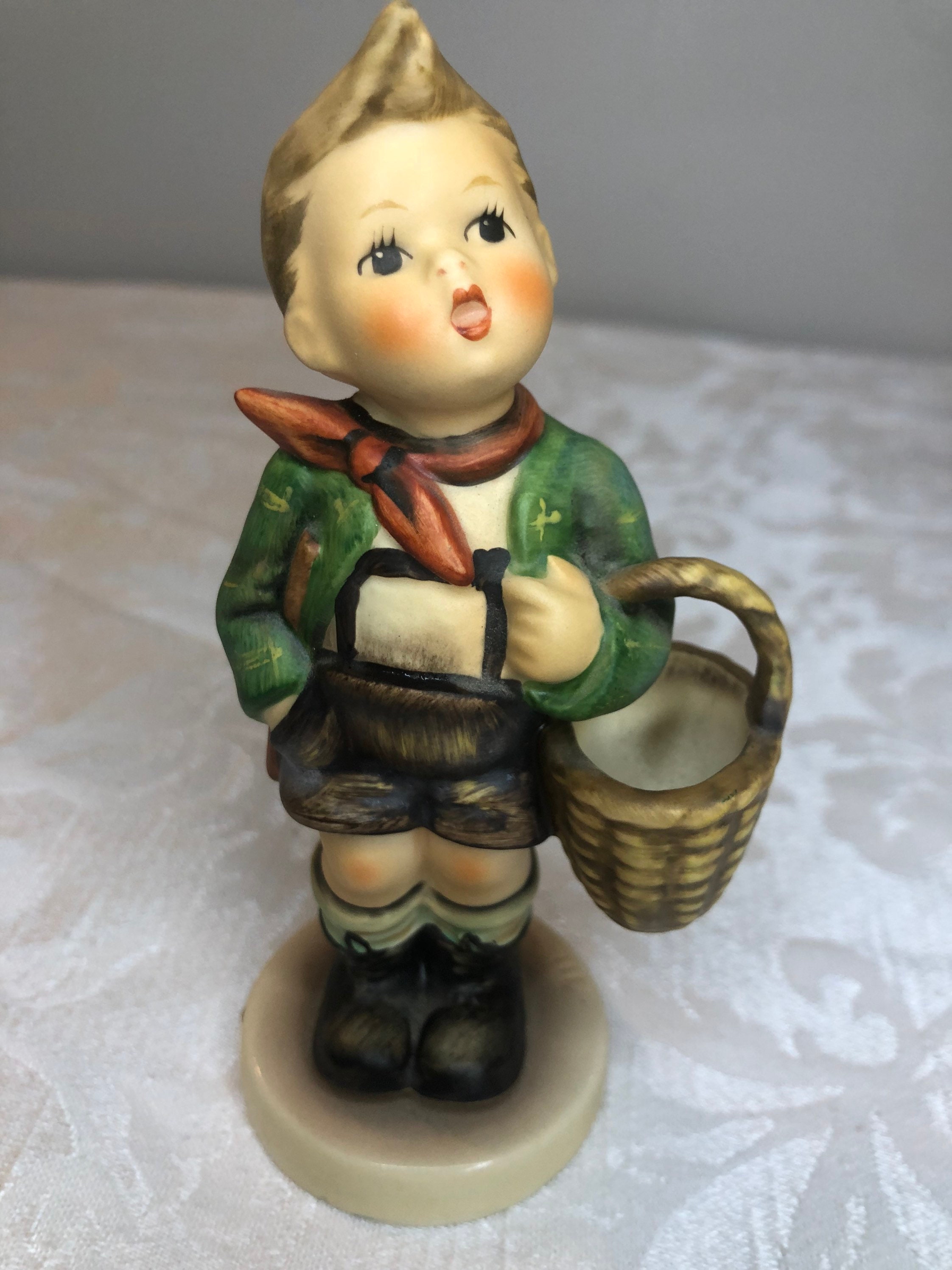 1981 Vintage Goebel Hummel Figurine; Village Boy # 51 2/0