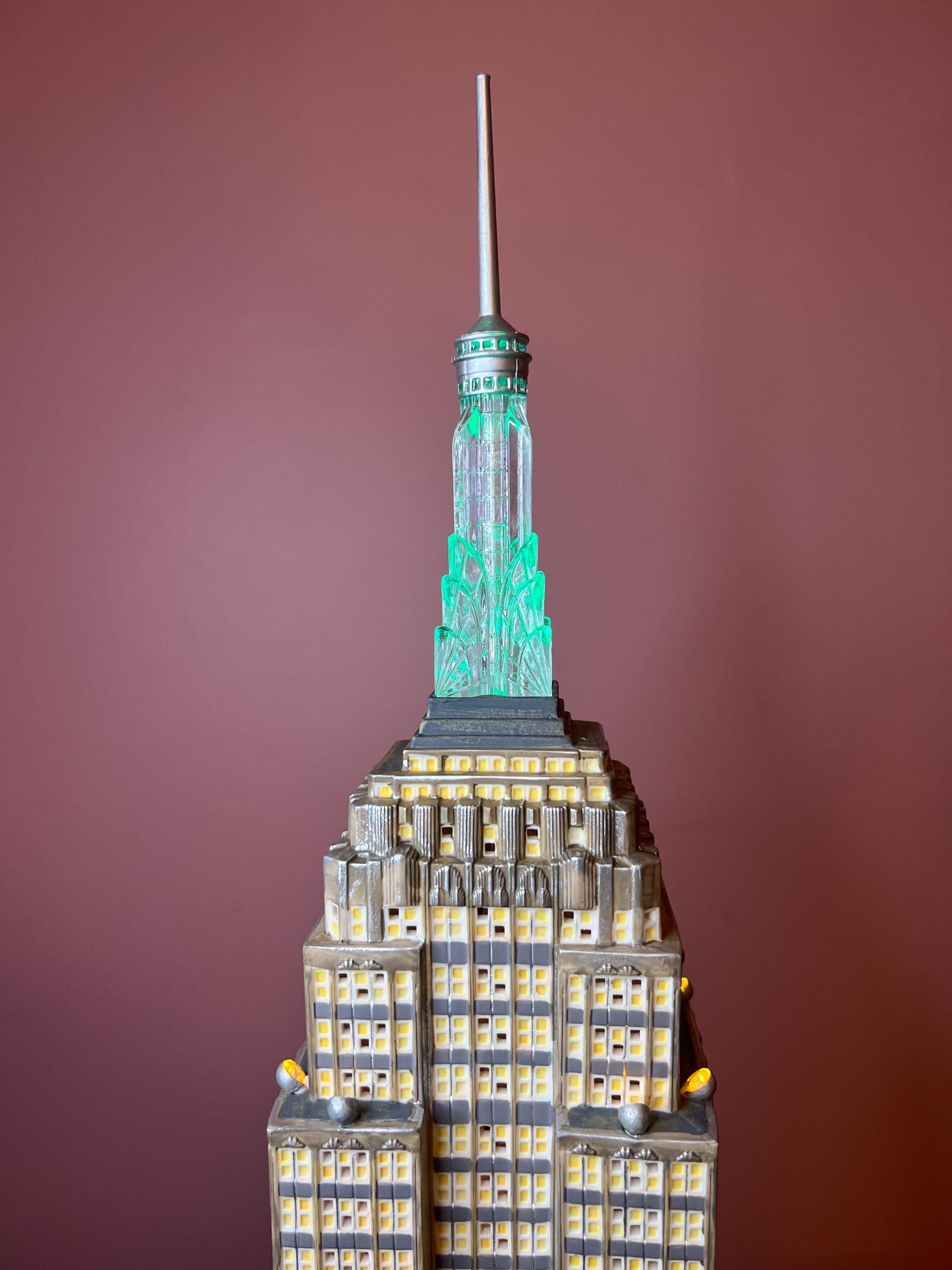 Dept 56 - Empire State Building, Historical Landmarks: Christmas