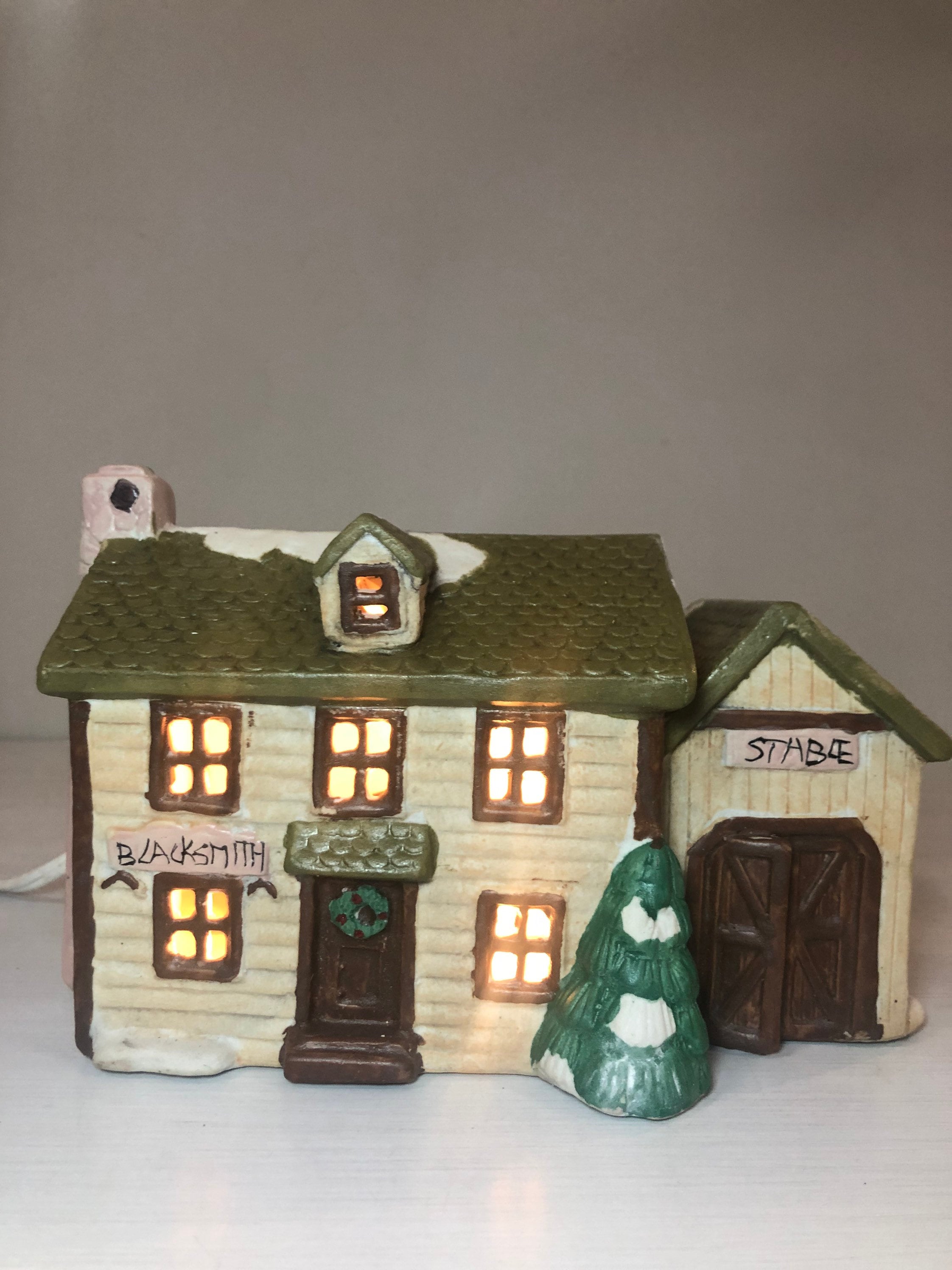 1989 Vintage Colonial America Collection- Blacksmith/stable