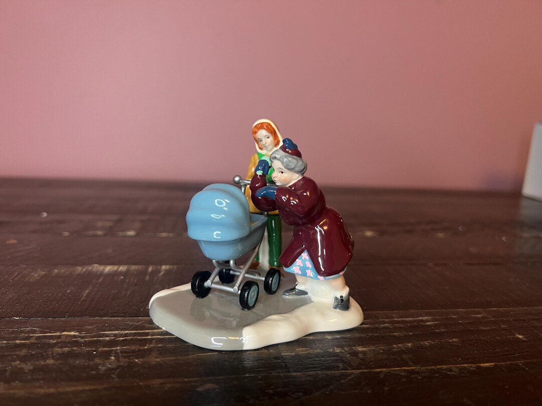 DEPARTMENT 56 BABIES 置物 Dept 56: What an Adorable Baby!- Snow Village Series