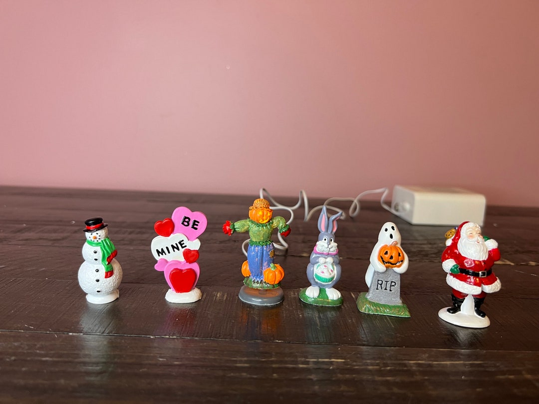 Dept 56: Year Round Lighted Lawn Ornaments General Village Accessories