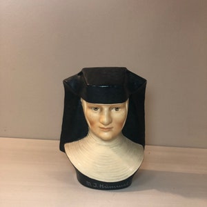 1978 Vintage Goebel Hummel Figurine; Sister M.I. Hummel Bust (Color) # HU - 2(C)- TMK 5