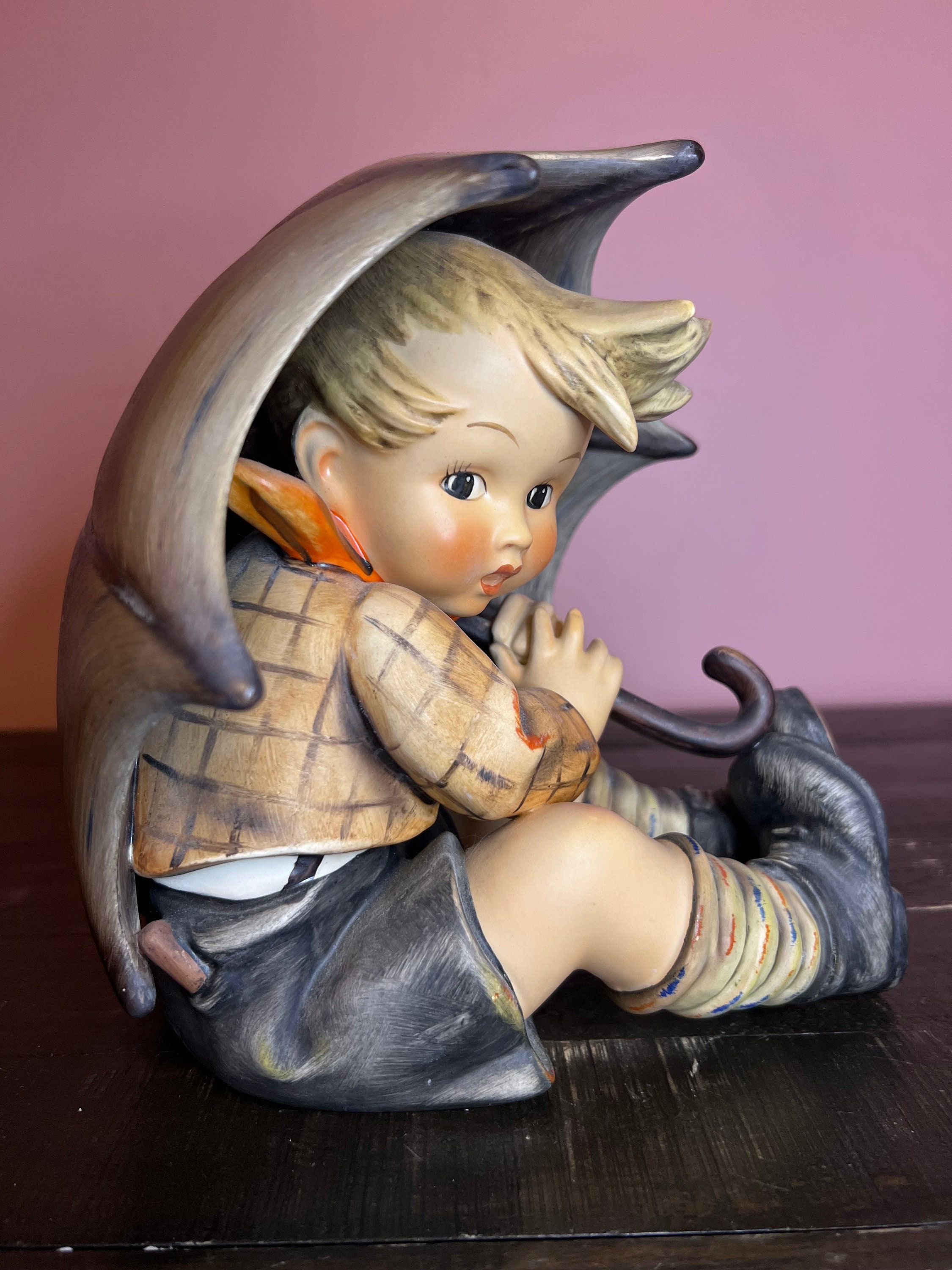 GOEBEL HUMMEL FIGURINE 