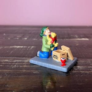 Dept 56: Open First - Christmas in the City Series; Department 56-RETIRED Vintage Christmas Holiday Village Accessory; Miniature Scene