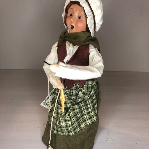 2001 Vintage Byers Choice Caroler -Cries hot of London Series; Fish Monger