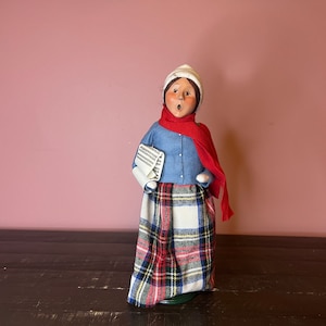 Byers Choice Caroler - Woman with Music Sheet, Handcrafted Holiday Caroler Figurine; Handmade Doll; Artisanal Christmas Decor