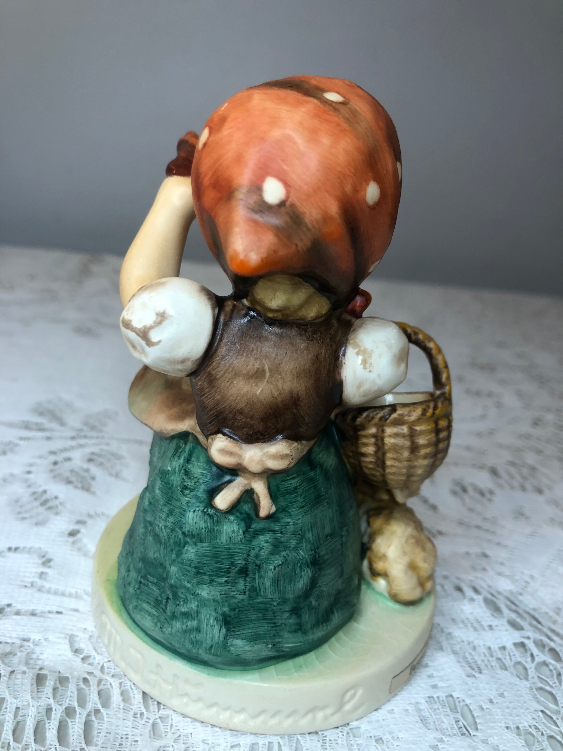 旧西ドイツのGoebel 社製　カーディナル　磁器製フィギュア 1979 Vintage Goebel Hummel Figurine; Farewell - #65- TMK-5 - Etsy