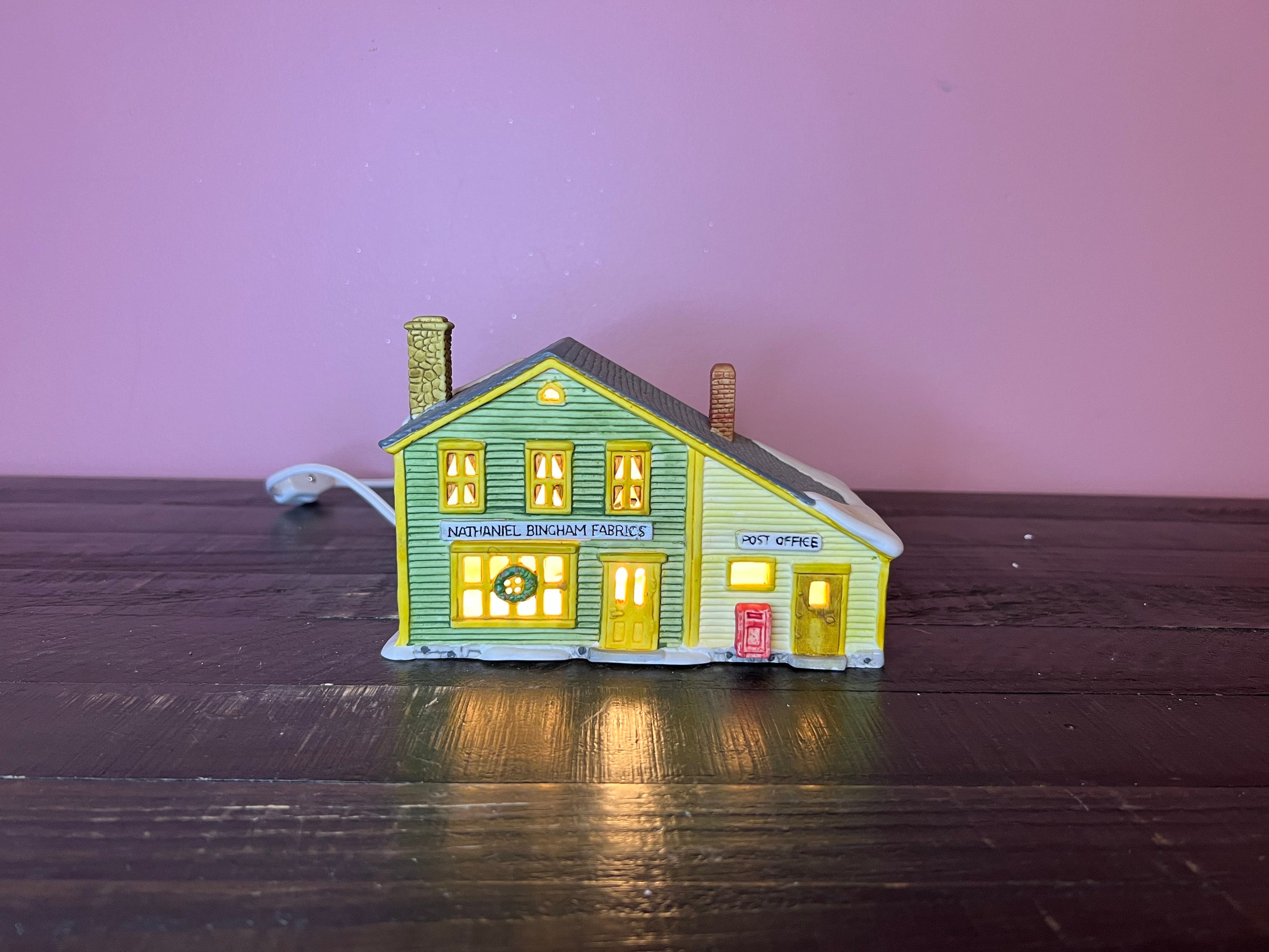 Dept 56: Nathaniel Bingham Fabrics & Post Office -new England
