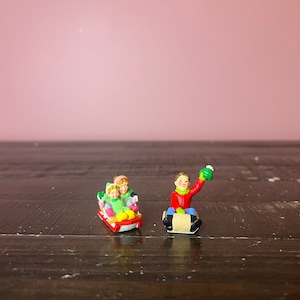 Dept 56; White Pines Thrill Seekers, Village Accessories: Snow Village Department 56 RETIRED, Vintage Christmas Village Accessory