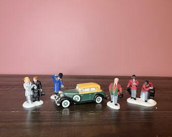 Dept 56: Steppin' Out on the Town; Christmas in the City; Department 56 - RETIRED ; Vintage Christmas Village Accessory; Village Scene Decor