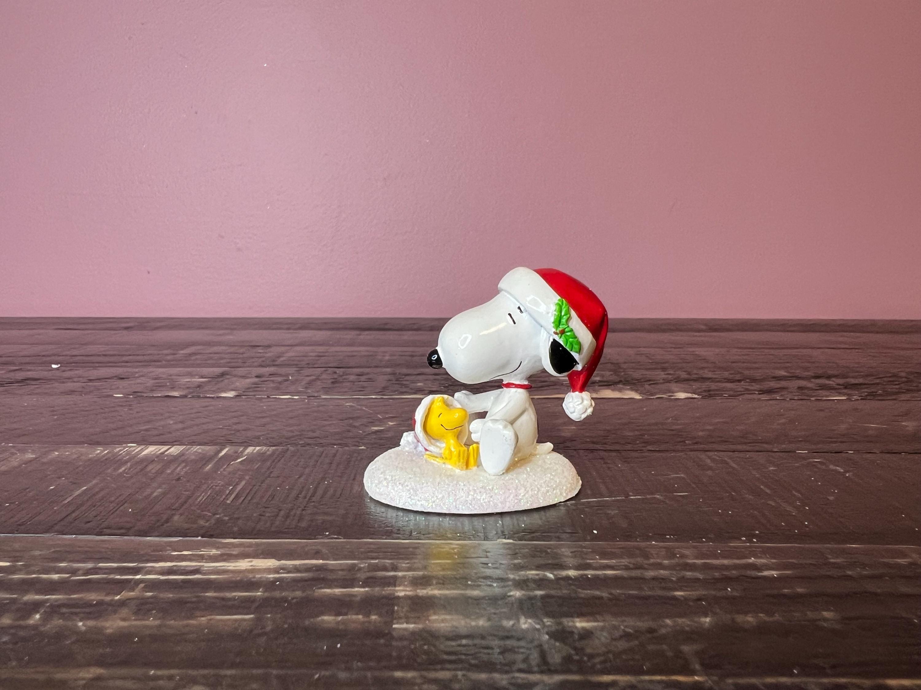 Dept 56: Happy Holidays Snoopy & Woodstock; Peanuts, Village Accessories - Department 56 - RETIRED; Vintage Holiday Scene Decoration