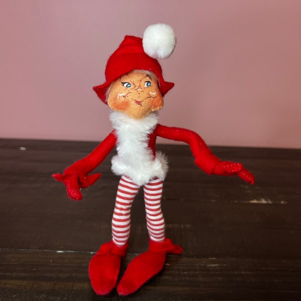 Annalee Dolls - Elfo navideño despojado rojo y blanco de 8 pulgadas; Linda decoración de felpa navideña vintage; Decoración casera de muñecas navideñas hechas a mano
