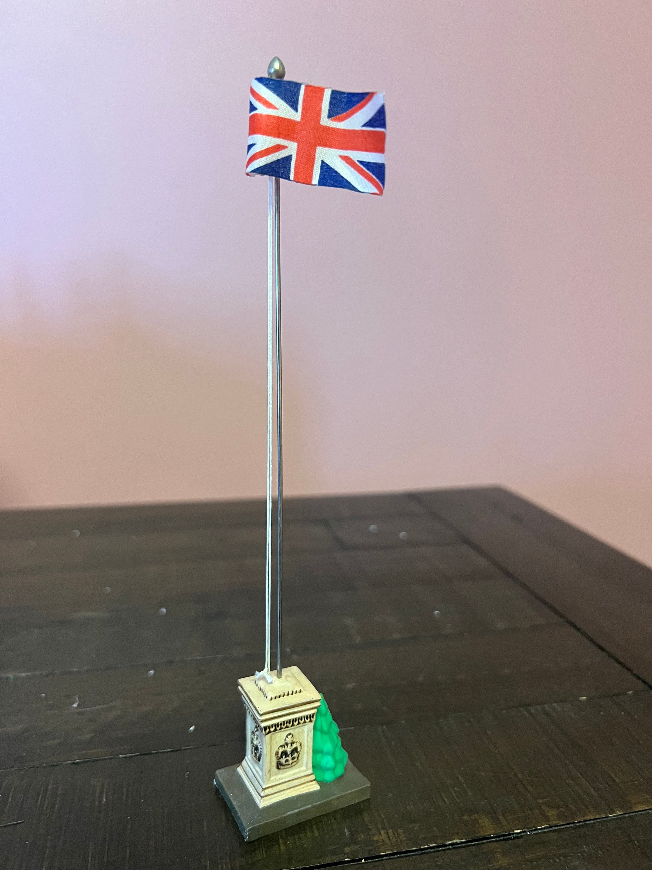 Dept 56: Kensington Palace; Dickens' Village Series; Department 56