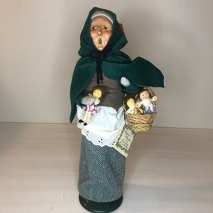 1995 Vintage Byers Choice Caroler -Cries of London Series; Doll-maker