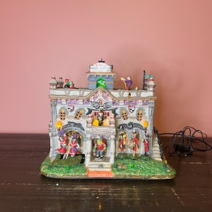 Lemax: Horror High School - Spooky Town Signature Collection; LEMAX RETIRED-Vintage Village Accessory, Halloween Hotel Village Display