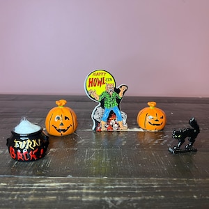 Dept 56: Halloween Accessory Set of 5; Halloween Snow Village Series- Department 56 - RETIRED; Vintage Halloween Fall Village Decorations