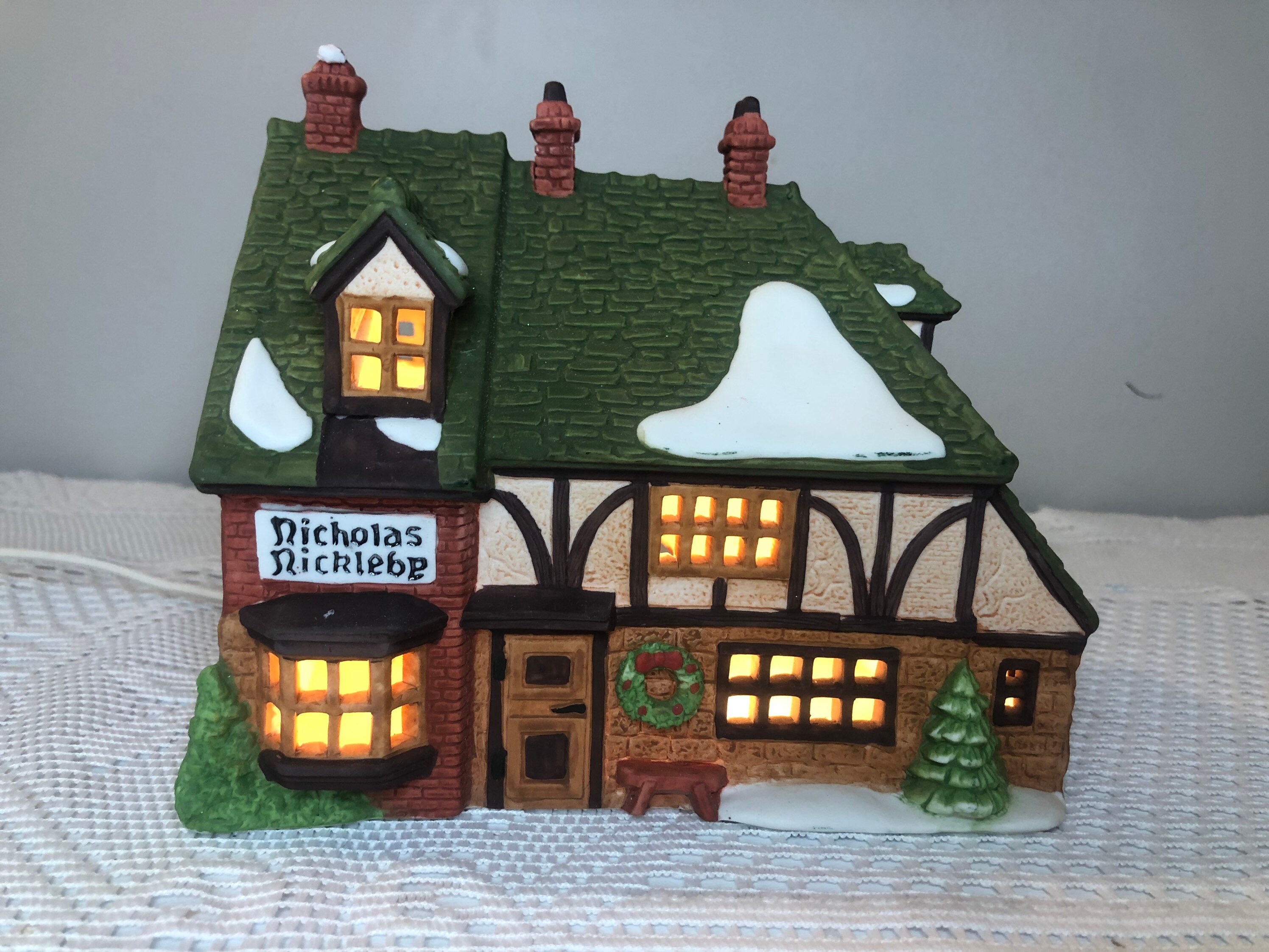 Dept 56: Nicholas Nickleby Cottage- Dickens' Village Series