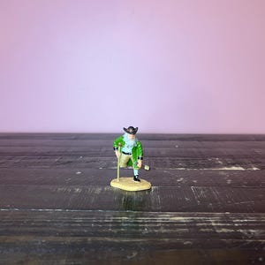 Lemax: Scurvy Dog - Spooky Town Signature Collection; LEMAX RETIRED- Village Accessory, Halloween Village Accessory Scene Decor