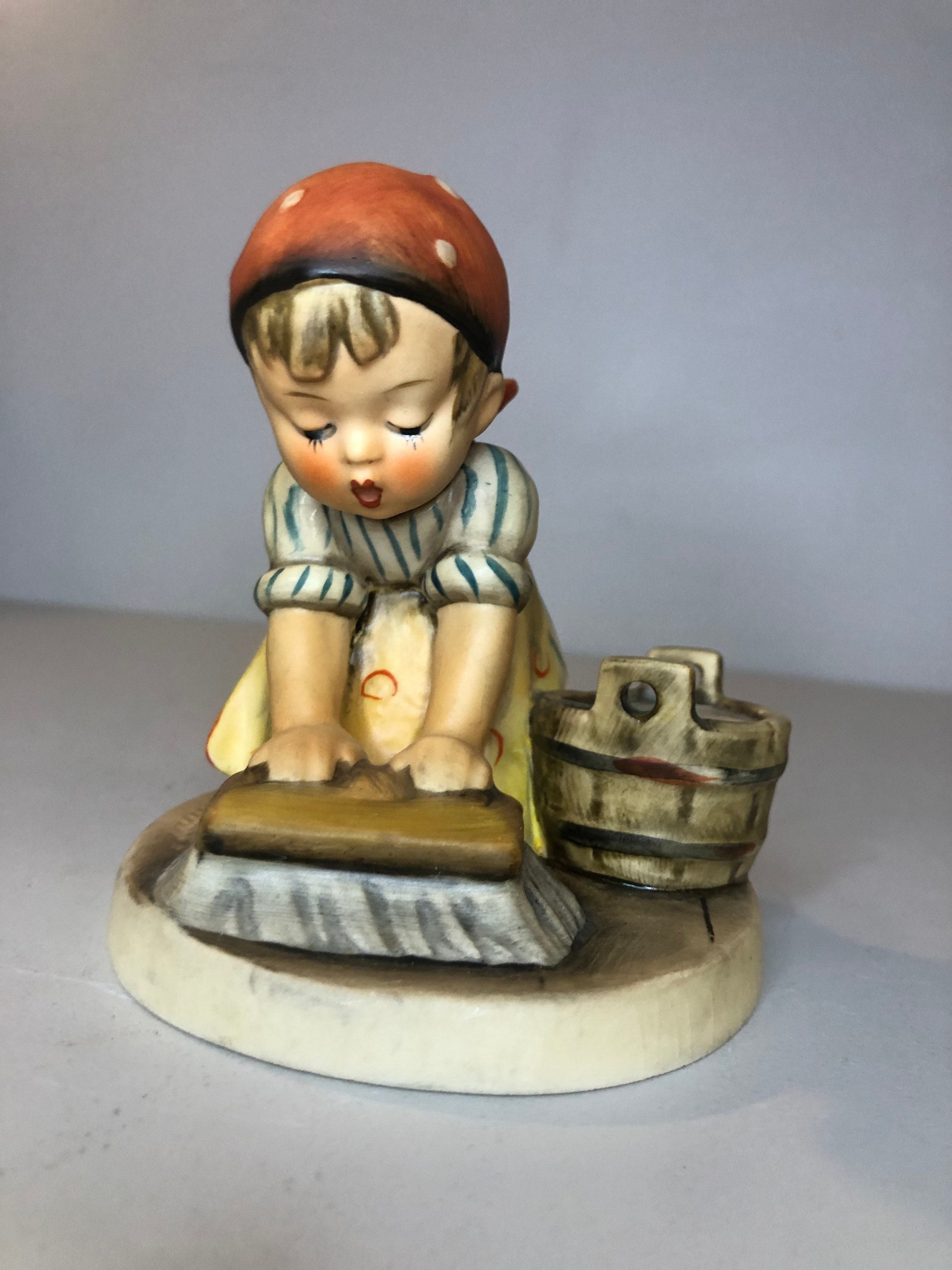 1980 Vintage Goebel Hummel Figurine Big House Cleaning 363 Etsy