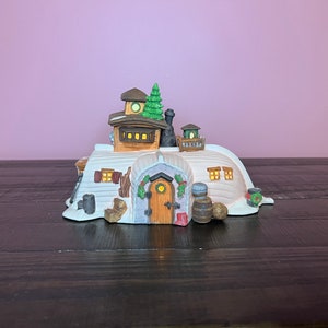 Dept 56 - Peggotty&#39;s Seaside Cottage;  Dickens&#39; Village Series; Department 56 -RETIRED Vintage Dept 56 - Christmas Village Scene Decor