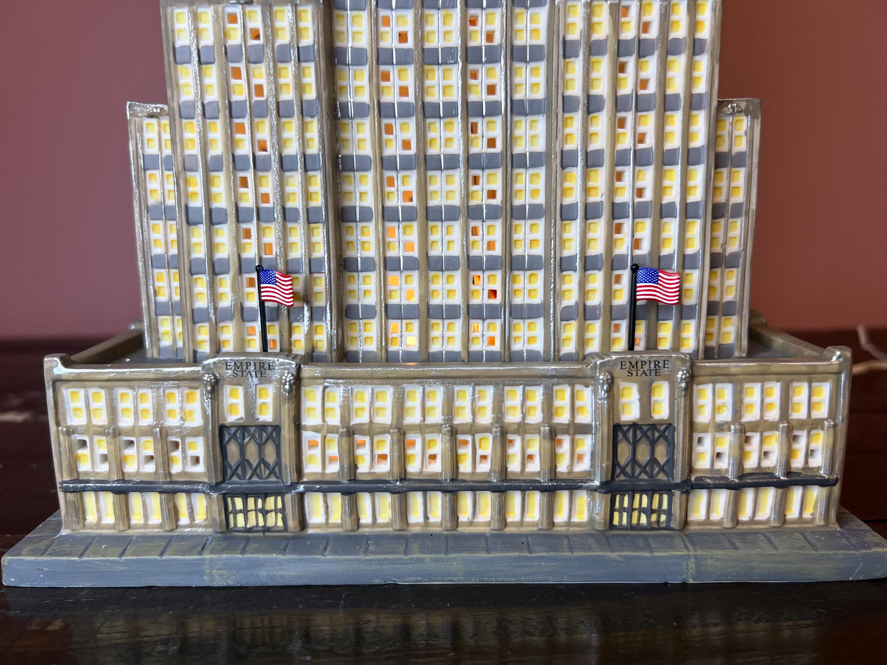 Dept 56 - Empire State Building, Historical Landmarks: Christmas