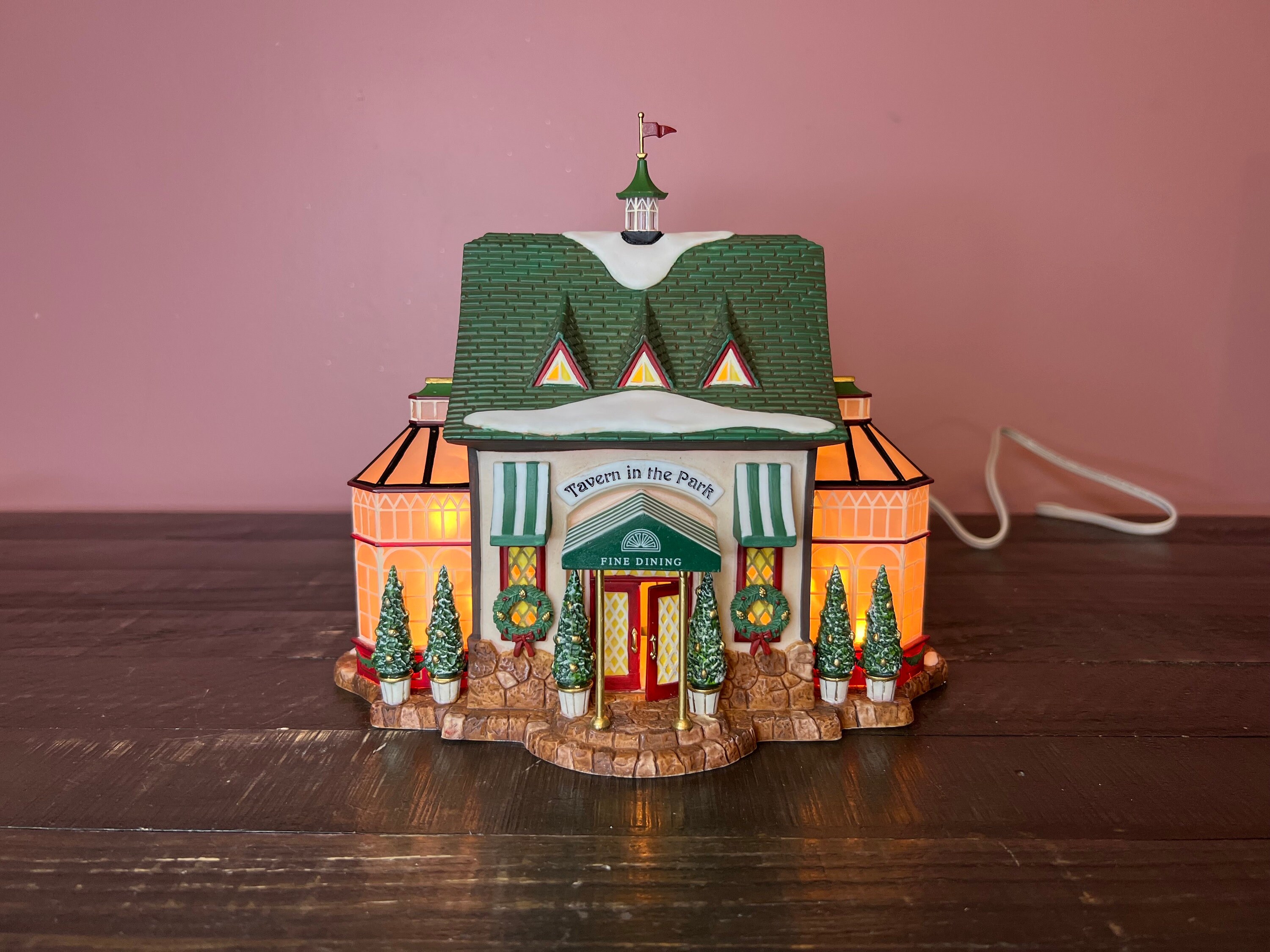 Dept 56: Tavern in the Park Restaurant-christmas in the City
