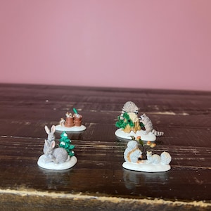 Afdeling 56: vriendelijke buren, Snow Village-serie; Afdeling 56: GEPENSIONEERD; Scène decor vintage kerstdorp