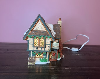 Abt 56- Die Spider Box Schlösser; Dickens 'Village-Serie; Abteilung 56-RETIRED Vintage Weihnachtsdorf Porzellan beleuchtetes Haus