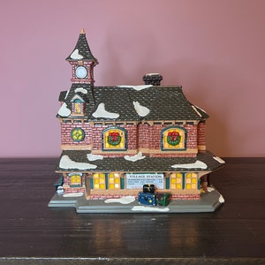 Dept 56: Village Station - 5438-0; Snow Village Series, Department 56 RETIRED- Vintage Christmas Village Lighted House Christmas Scene